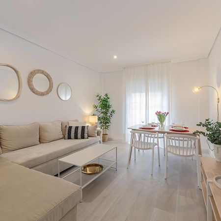 Isg Apartments Becquer Free Parking Inside The Building Севиля Екстериор снимка