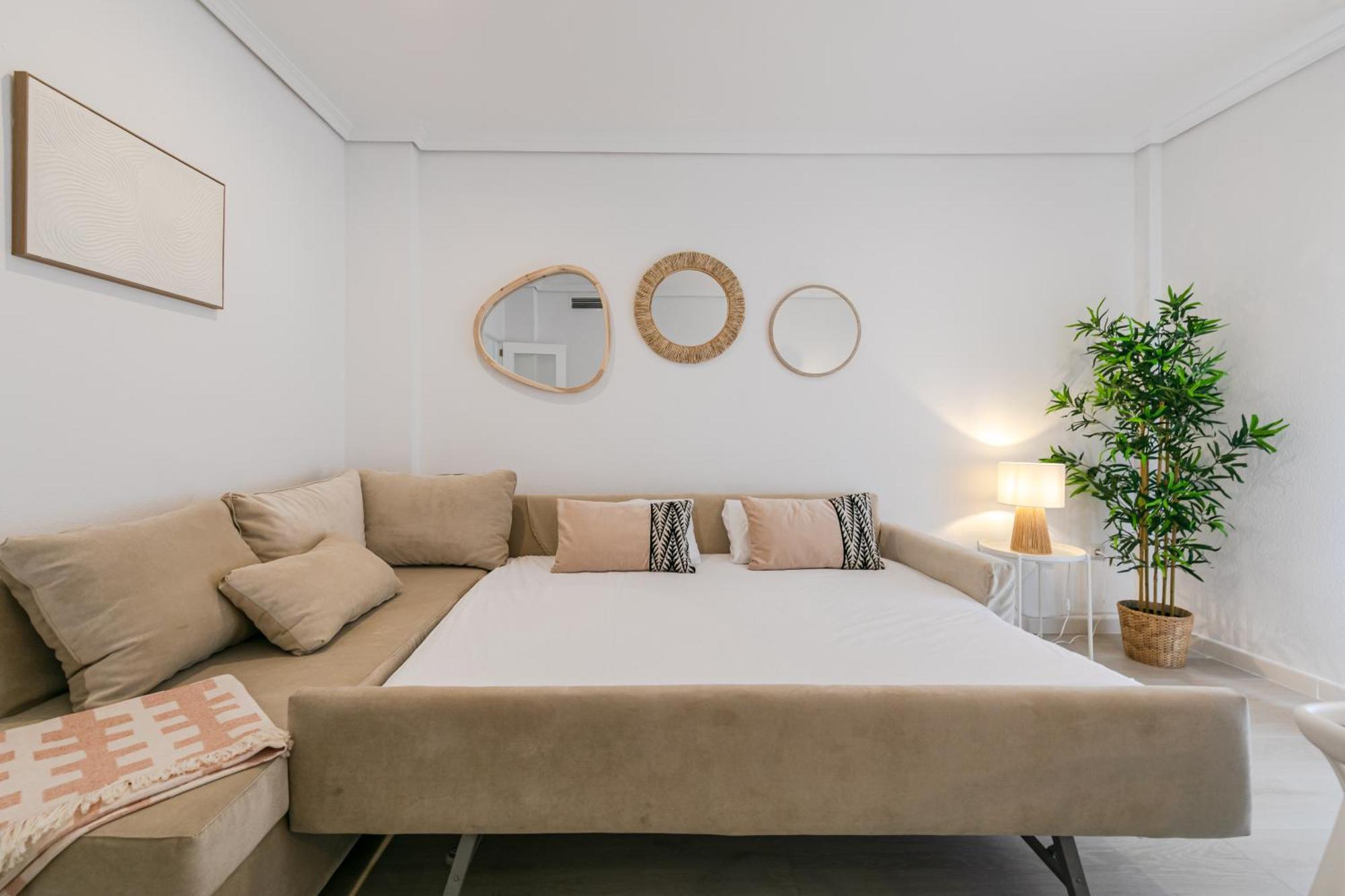 Isg Apartments Becquer Free Parking Inside The Building Севиля Екстериор снимка