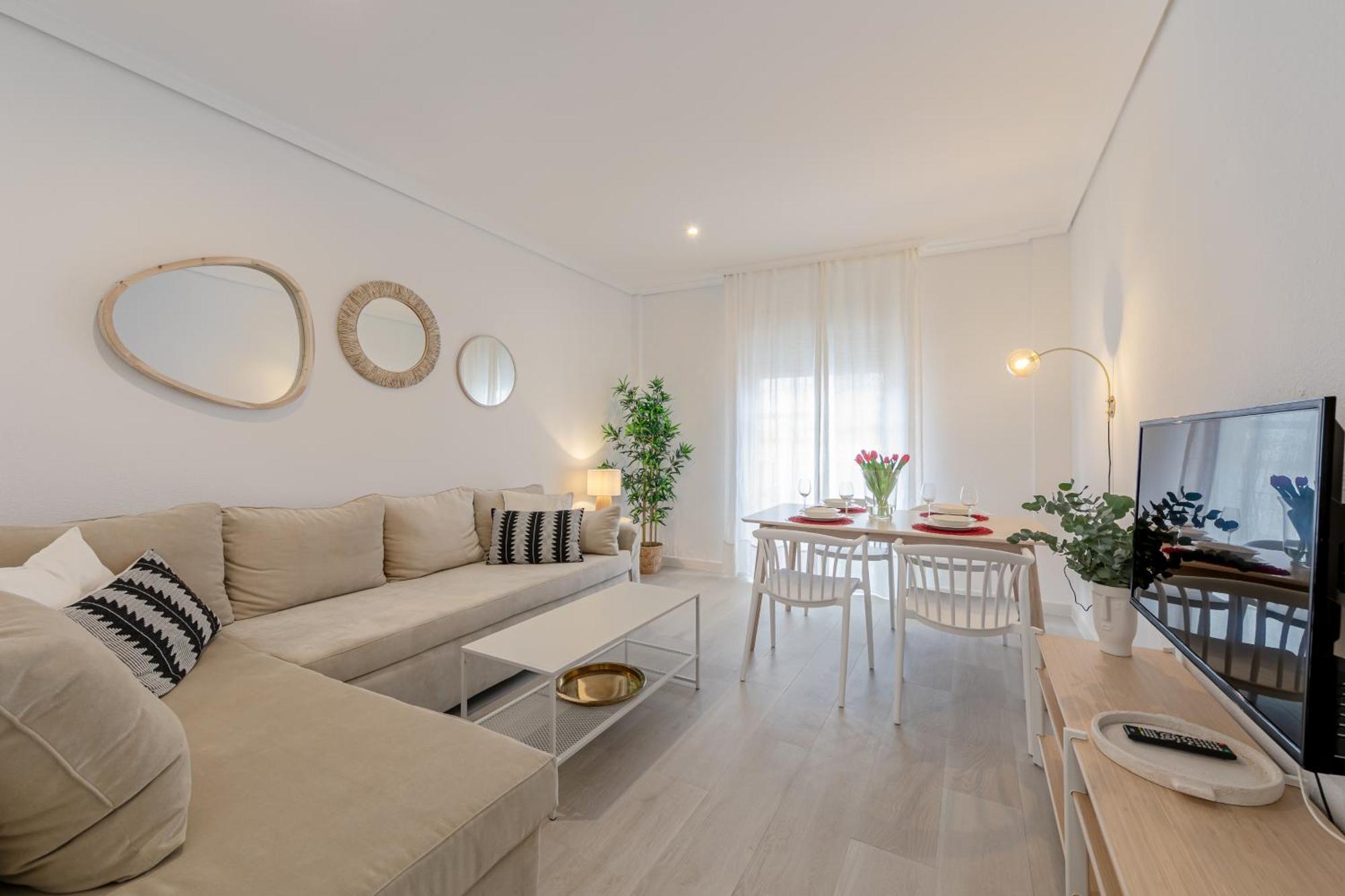 Isg Apartments Becquer Free Parking Inside The Building Севиля Екстериор снимка
